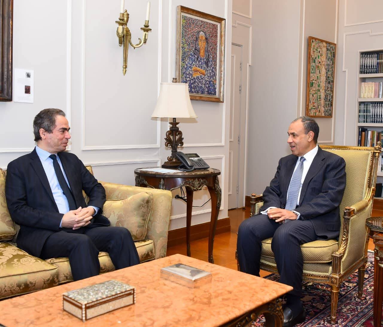 وزير الخارجية يستقبل رئيس الهيئة الوطنية للإعلام ومذيعى التليفزيون المصرى 
