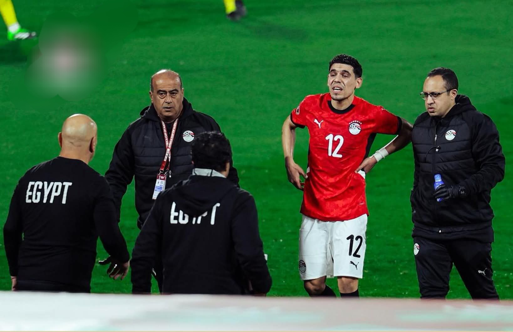 طبيب منتخب مصر يكشف حجم إصابات مصطفى محمد ومحمد حمدي بعد مواجهة زيمبابوي