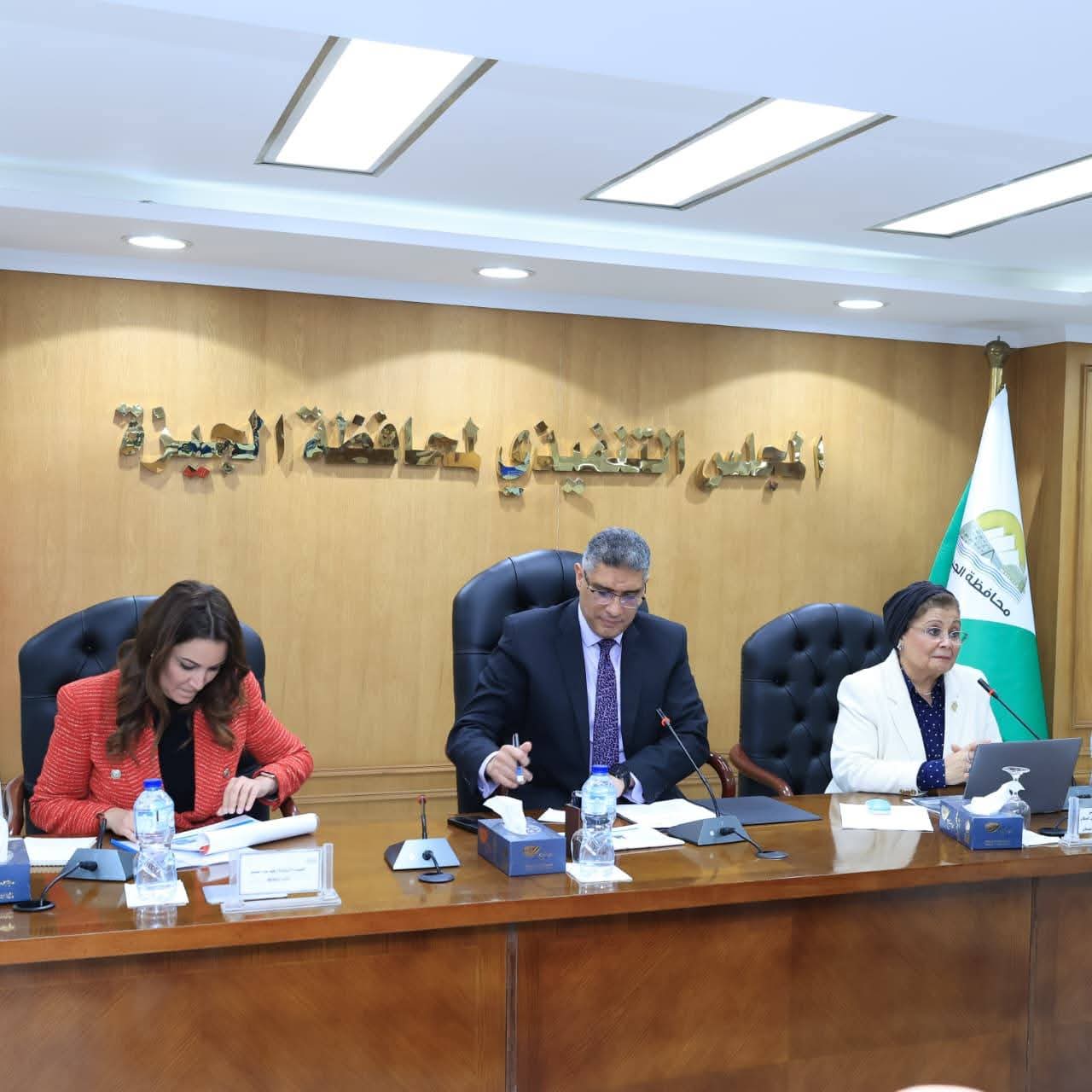 محافظ الجيزة يترأس اجتماع المجلس الإقليمى للسكان