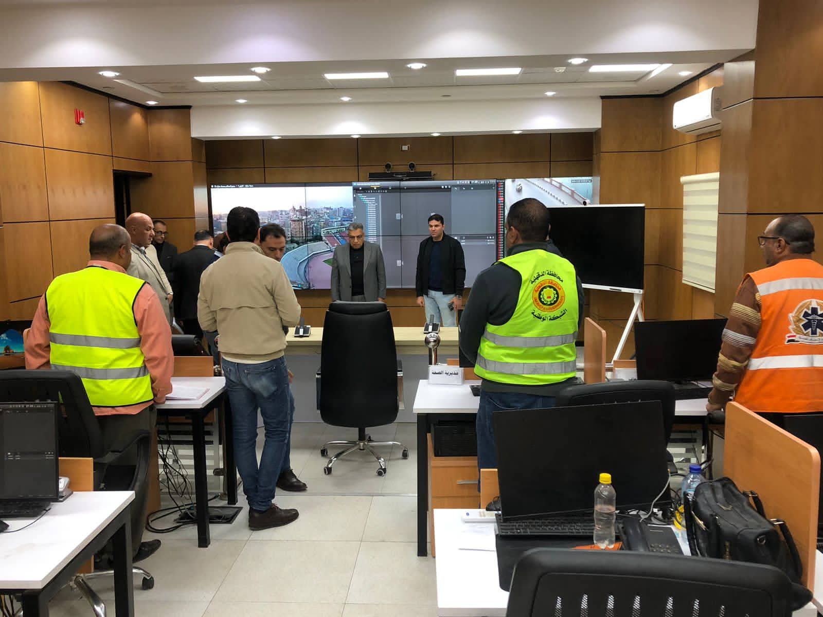 محافظ الدقهلية يتابع مستوى النظافةوانتظام حركة المرور بشوارع المنصورة من داخل الشبكة الوطنية للطوارئ والسلامة