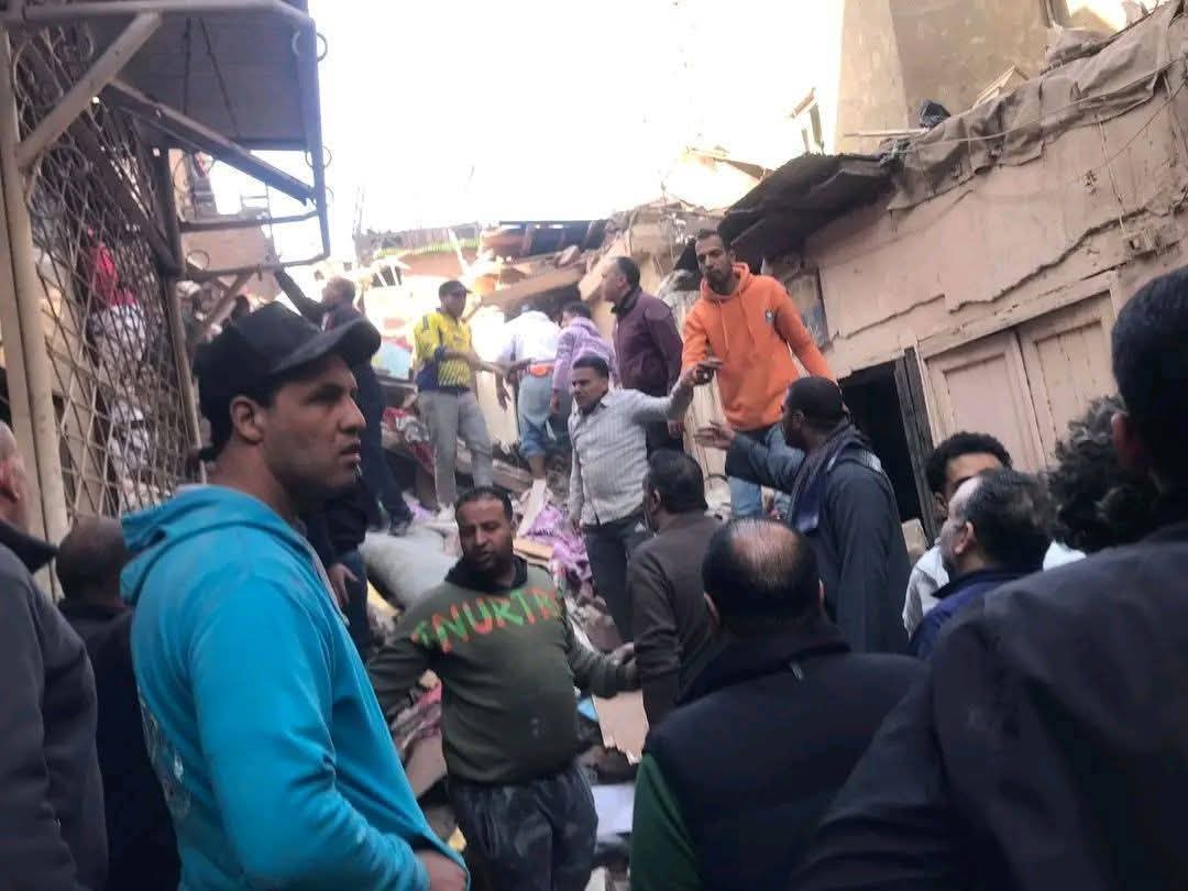 استمرار جهود البحث عن ناجين أسفل أنقاض عقار إمبابة المنهار