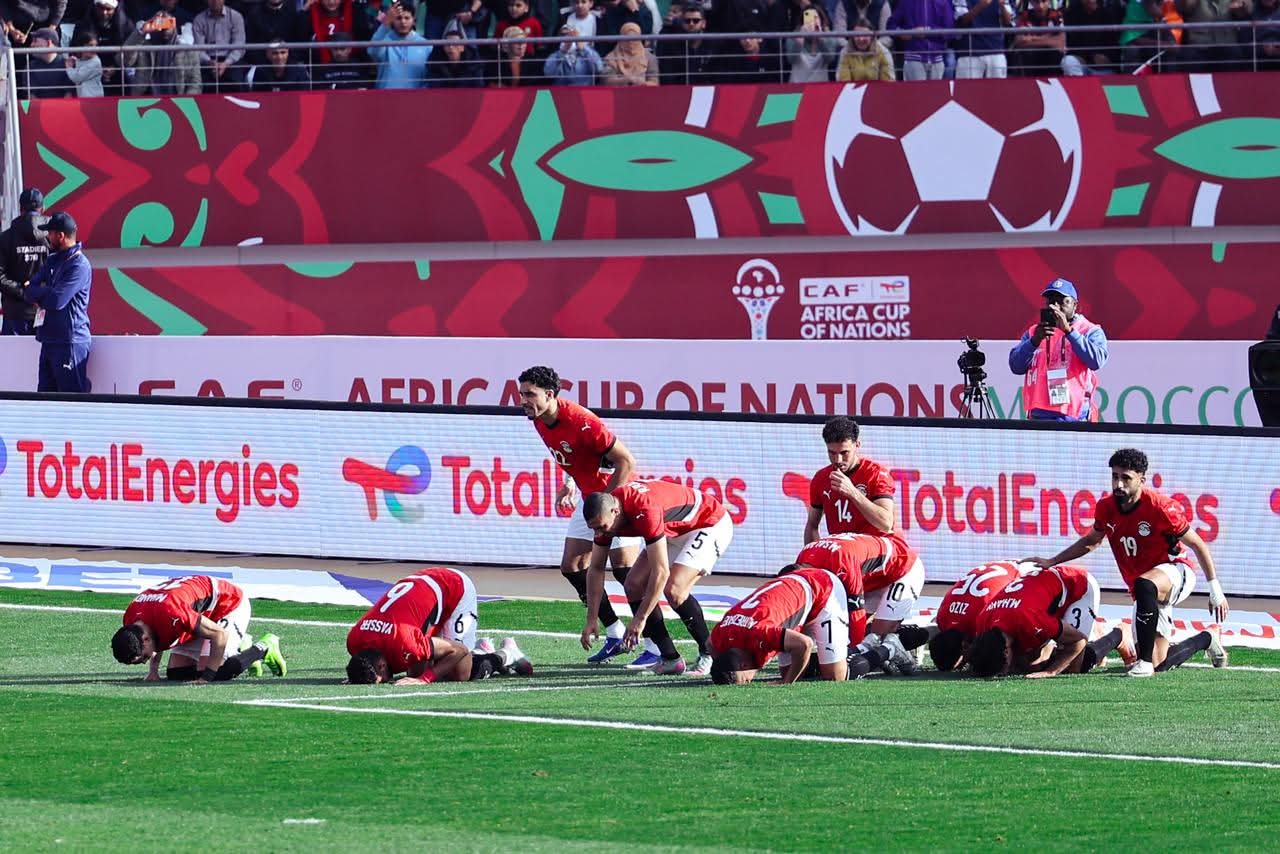 منتخب مصر يقهر جنوب إفريقيا ويضمن صدارة المجموعة بأمم إفريقيا 2025.. صور