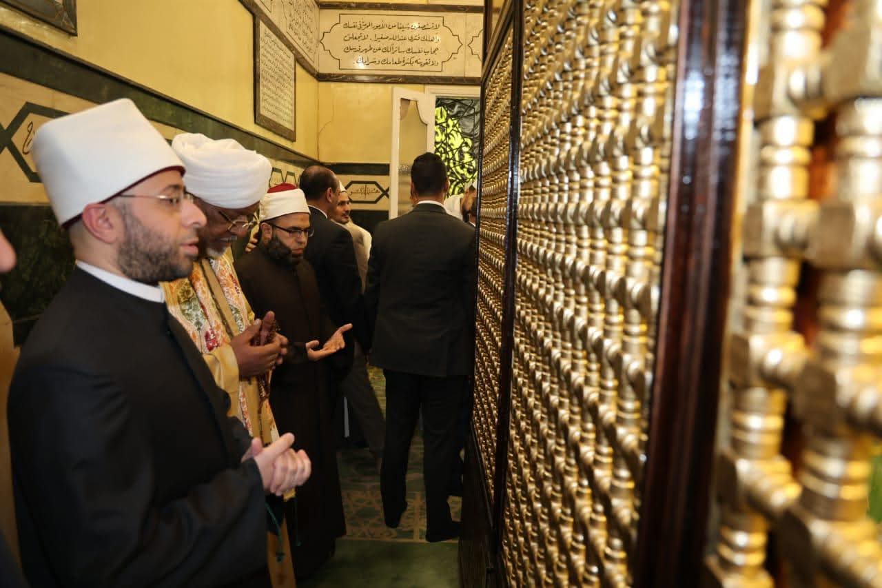 وزير الأوقاف يشهد احتفال الليلة الختامية لمولد الإمامين بالطريقة الجعفرية