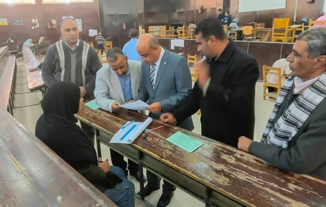 في هدوء وانتظام.. استمرار امتحانات الفصل الدراسي الأول بجامعة قنا