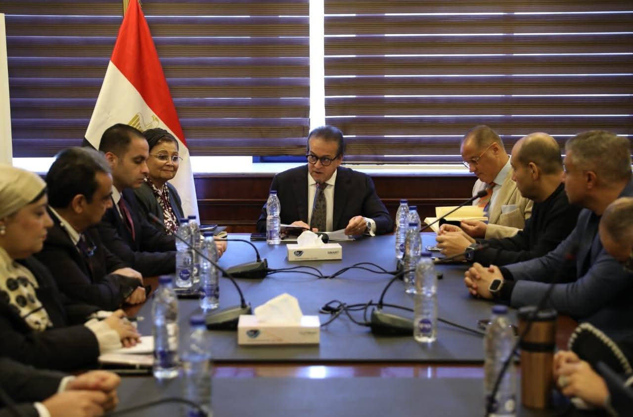 وزير الصحة يستقبل وفد «MediaHub» لبحث التعاون في الخطة الإعلامية للسكان