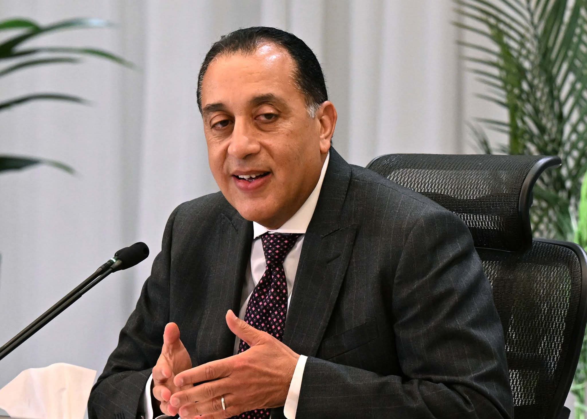 رئيس الوزراء يهنئ فخامة الرئيس بالعام الميلادي الجديد