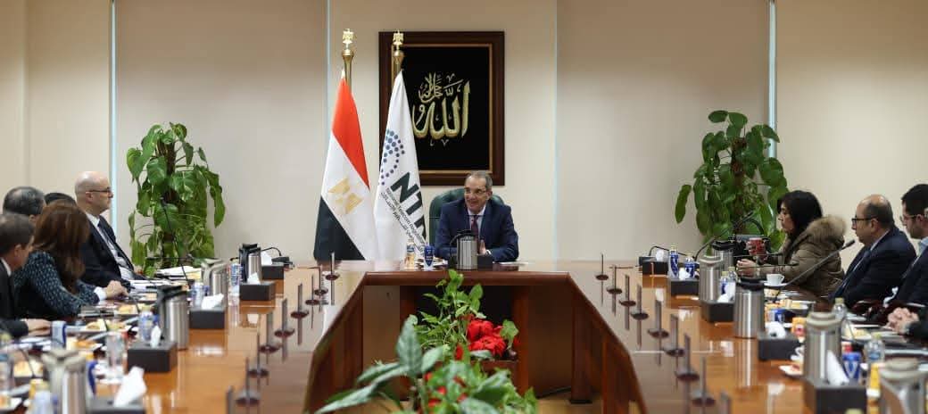 عمرو طلعت يبحث مع لجنة صناعة الاتصالات سبل تطوير القطاع وتعزيز التصنيع المحلي