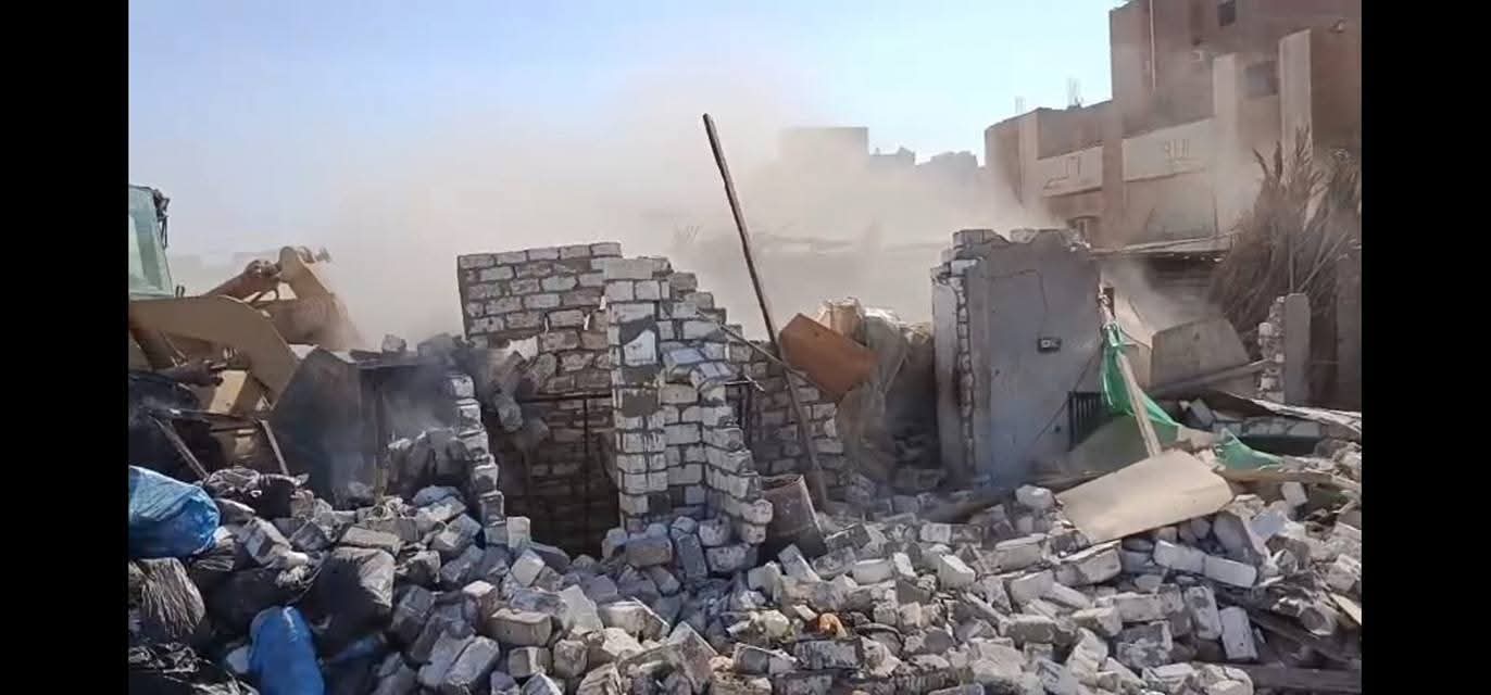 د.منال عوض: تشميع محلات غير مرخصة وإزالة إشغالات على الأرصفة لتسهيل حركة المارة والسيارات بالقاهرة والبحر الأحمر