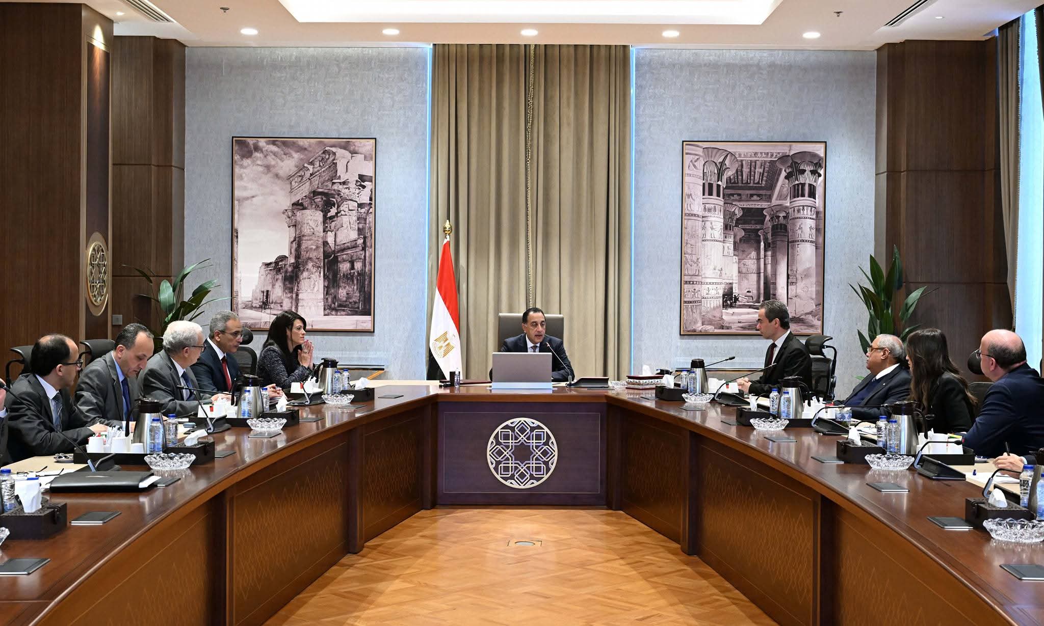 رئيس الوزراء يُتابع إجراءات رفع كفاءة أداء الهيئات الاقتصادية