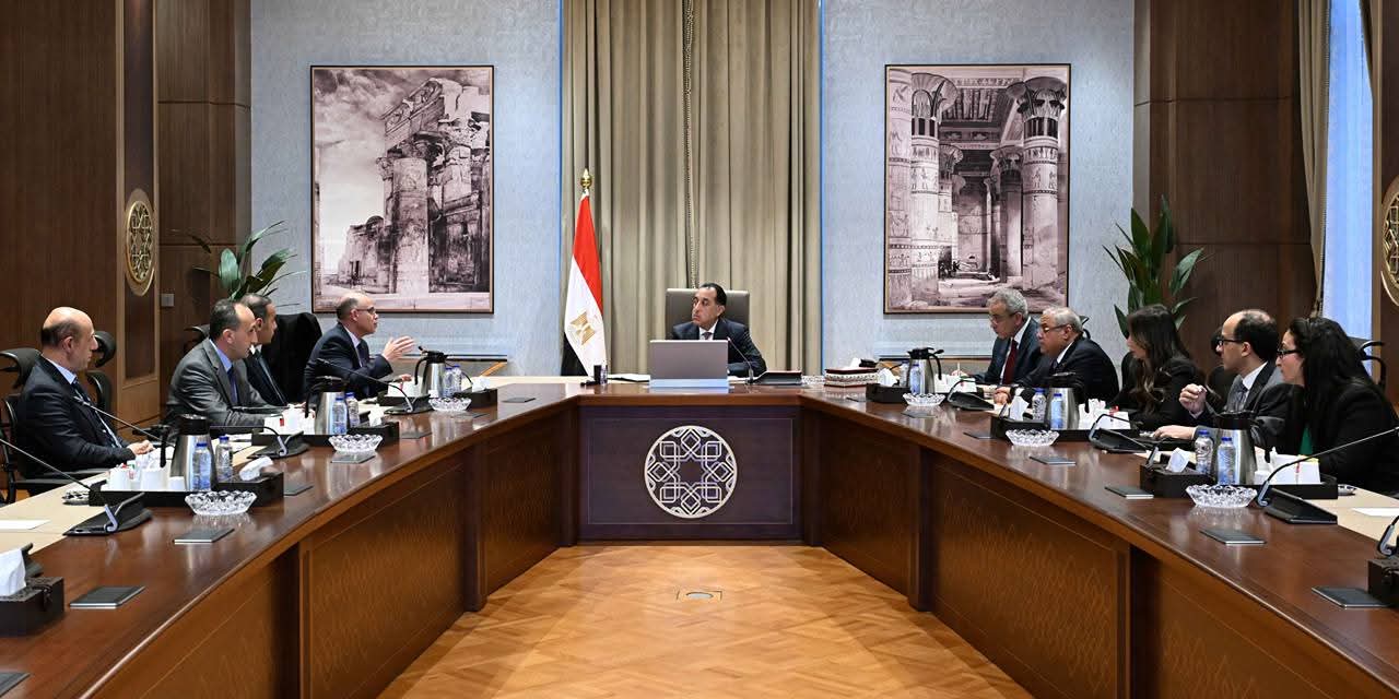 رئيس الوزراء يتابع خطة التوسّع في طرح المزيد من الشركات بالبورصة خلال العام المقبل