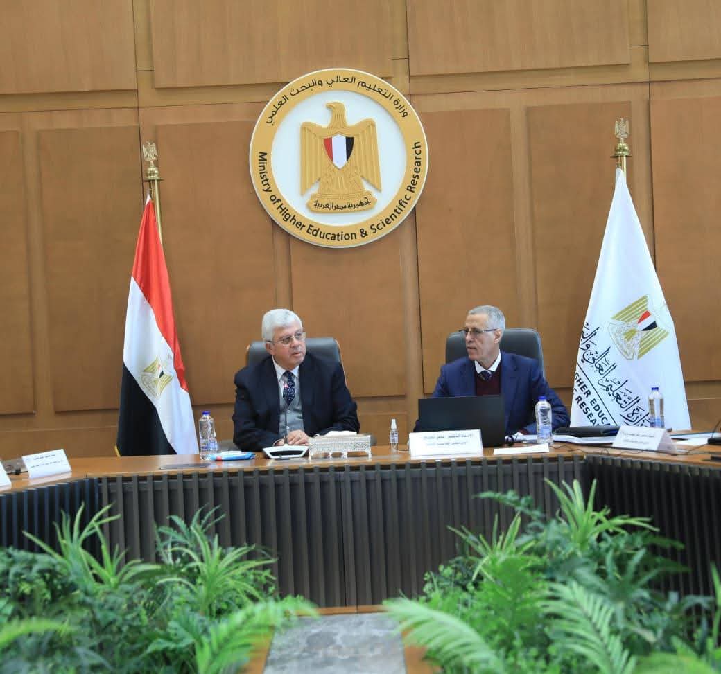مجلس الجامعات الأهلية يوافق على فتح باب القبول بالفصل الدراسي الثاني للعام الجامعي 2025/2026  