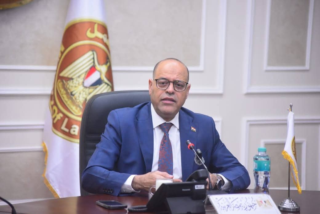 وزير العمل يصدر قرارًا وزاريًا بشأن تحديد الإجازات الدينية للإخوة المسيحيين