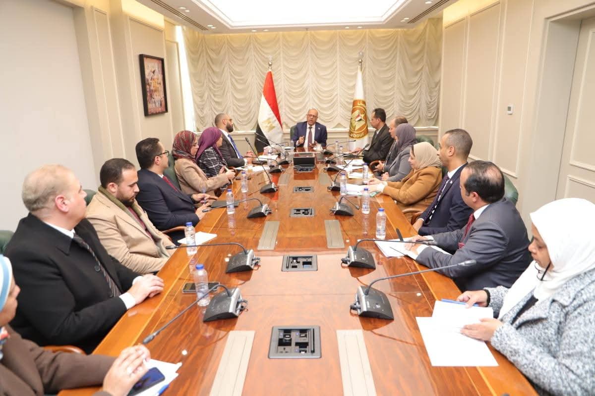 وزير العمل يبحث مع مساعد وزير الاتصالات تسريع إطلاق خدمات الوزارة على «بوابة مصر الرقمية»