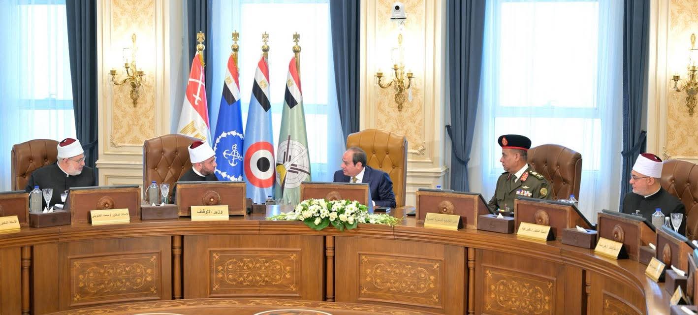 الرئيس السيسى: دور التعليم والمساجد والكنائس والإعلام مهم فى مواجهة التحديات