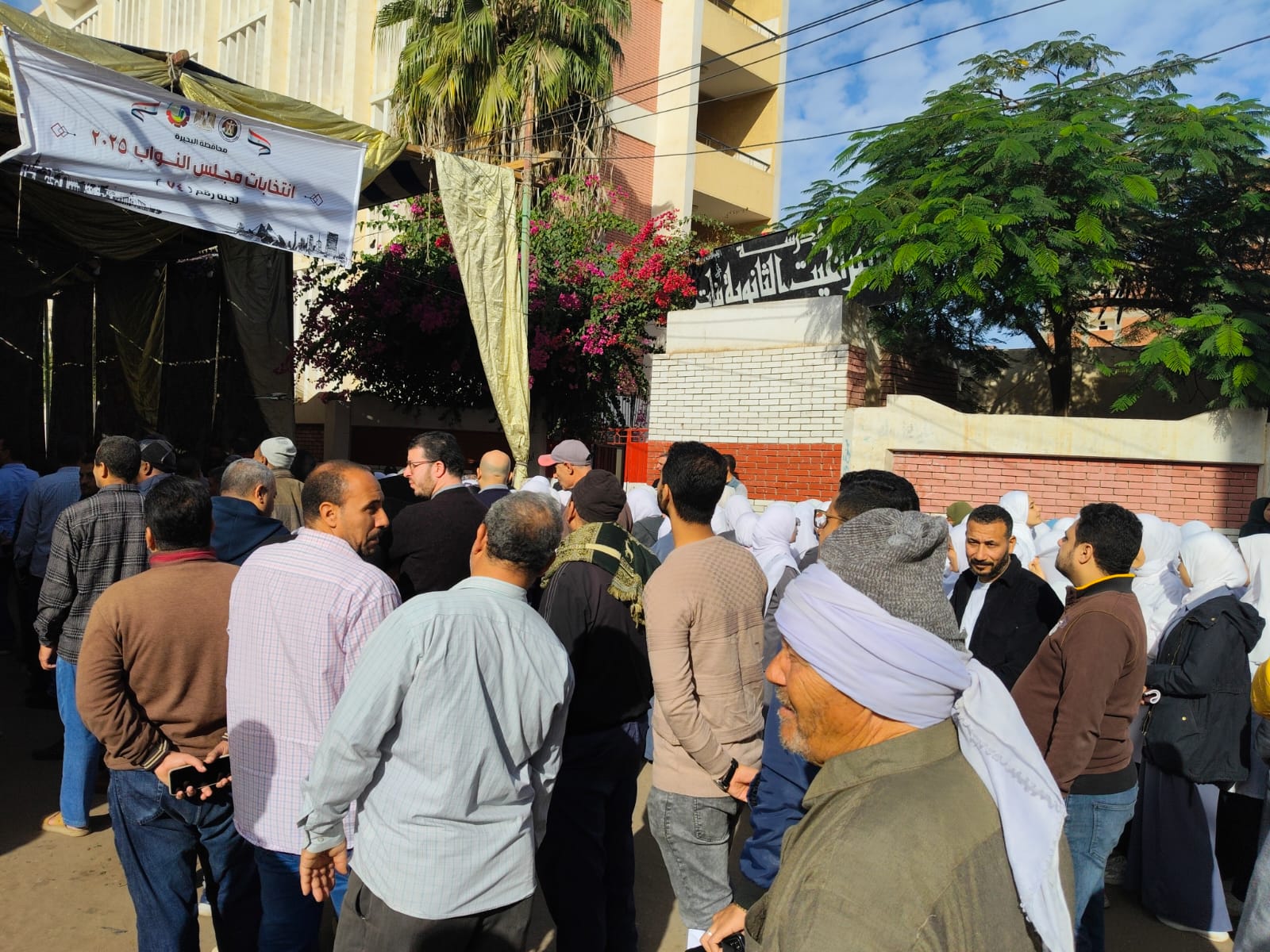 إقبال ملحوظ من الناخبين على لجان الإقتراع بالبحيرة فى أول أيام إنتخابات مجلس النواب 