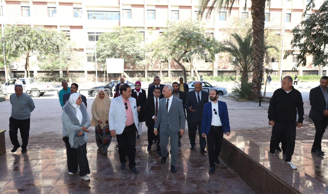 رئيس جامعة المنيا يقترح إنشاء متحف حضاري جديد ليصبح مجمعًا للفنون والتاريخ