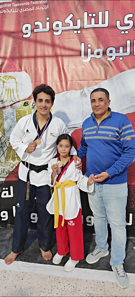 "ملكة التايكوندو الصاعدة".. ملك حمدي من أبوتشت تحصد الميدالية الذهبية وتتأهل لكأس مصر