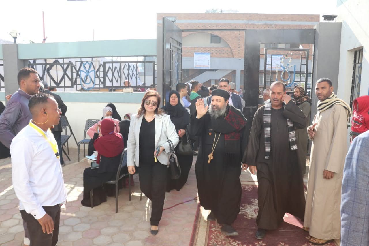 القافلة التنموية الشاملة لجامعة عين شمس تصل قنا للعام السادس على التوالي