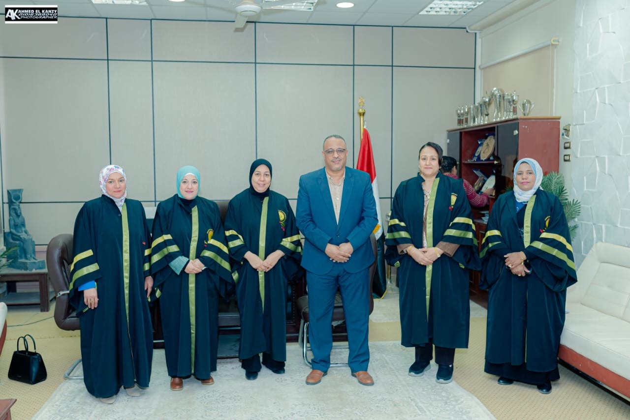 أماني محمد زاكر محمود تتوج امتيازًا في رسالة ماجستير حول دمج ذوي الهمم من خلال الحرف اليدوية