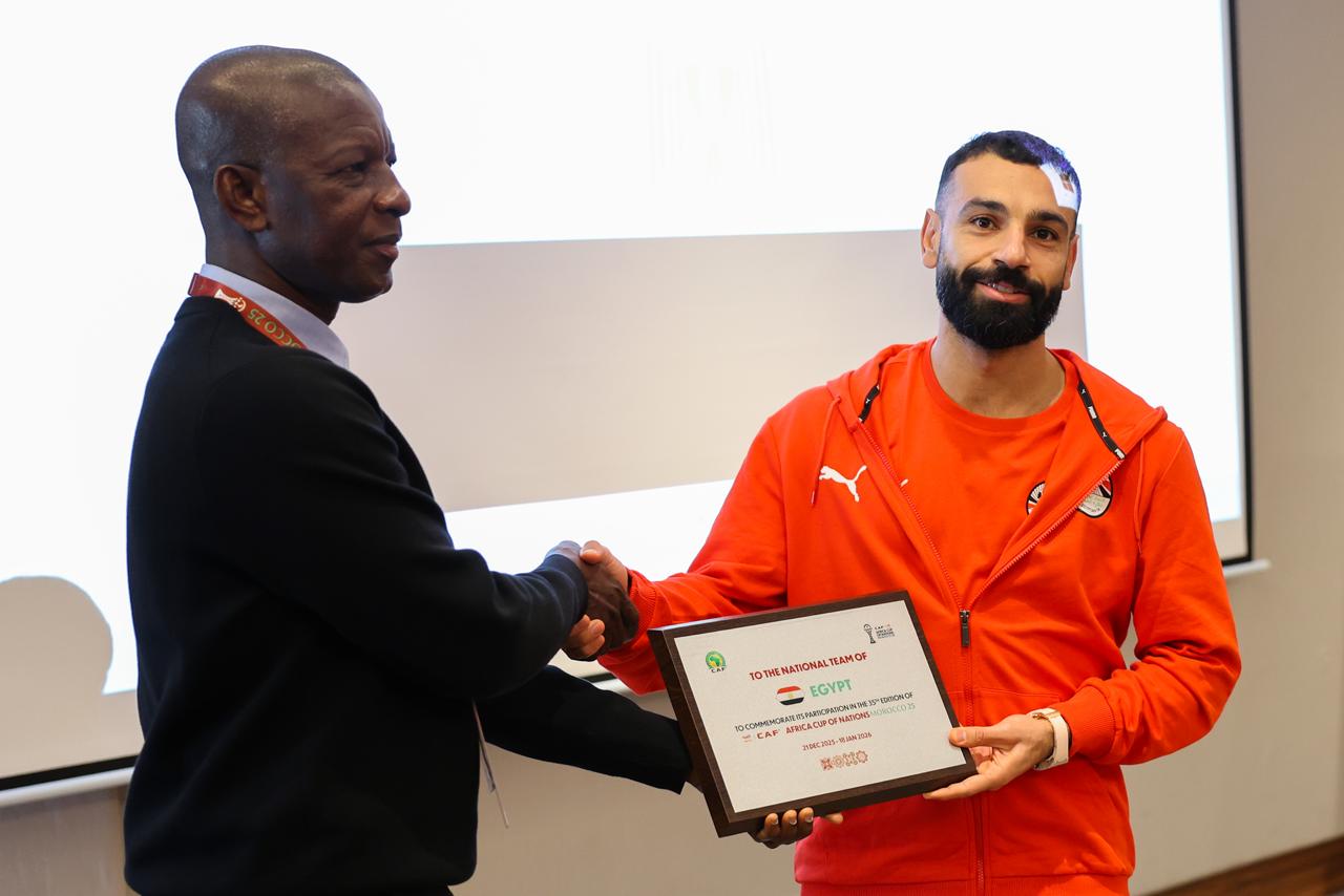 «كاف» يمنح محمد صلاح شهادة مشاركة منتخب مصر في أمم أفريقيا