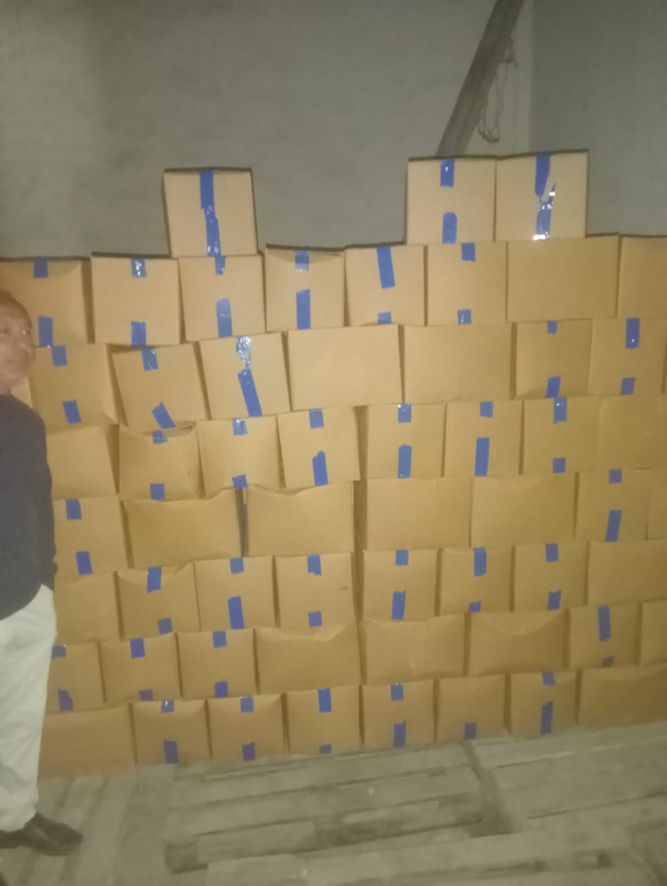 ضبط 21 طن مواد غذائية مجهولة المصدر خلال حملات مكثفة لمراقبة الأغذية بالبحيرة  - الخبر لايف