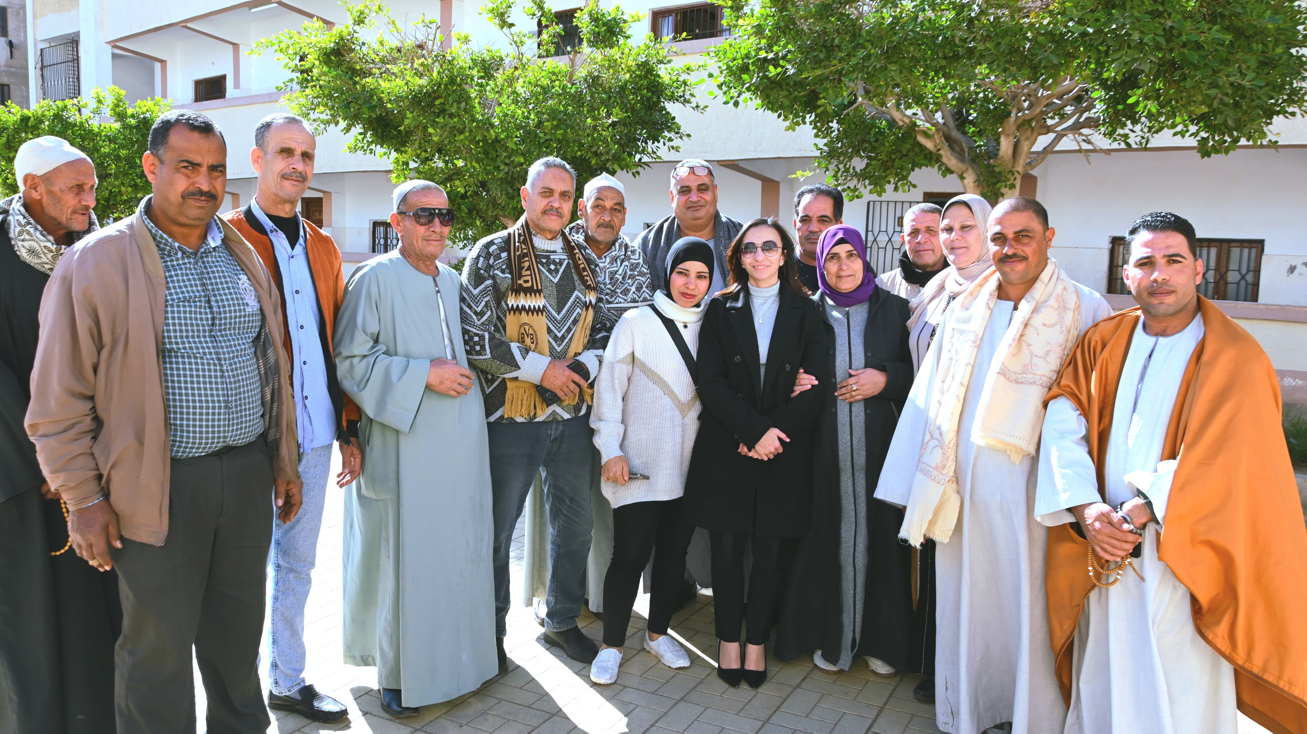 محافظ البحيرة تتفقد عدد من اللجان الإنتخابية بدمنهور 