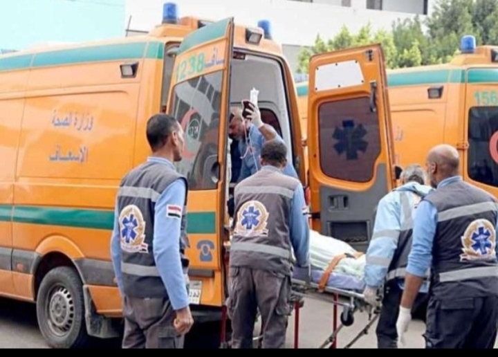 من بينهم 4 أطفال ..إصابة 7 أشخاص إثر إصطدام سيارتين بصحراوى البحيرة 