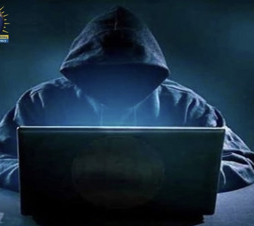 هاكرز يخترق هاتف مدير مكتب نتنياهو ويهددون بنشر فضايح أخلاقية