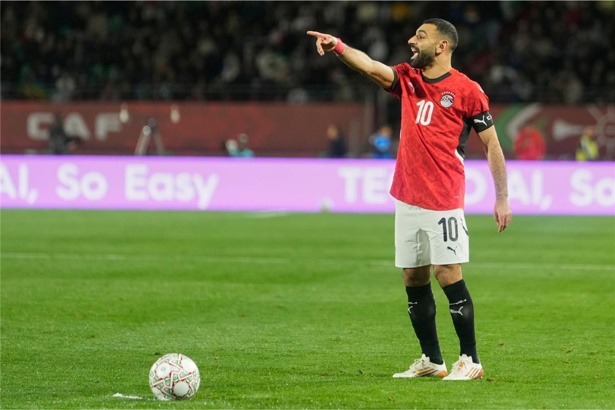 جلسة خاصة من محمد صلاح مع لاعبي المنتخب قبل مواجهة جنوب إفريقيا