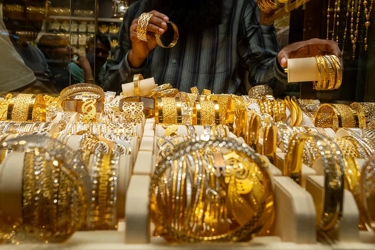 زلزال في سوق "المعدن الأصفر".. الذهب يكسر حاجز الـ 4500 دولار لأول مرة تاريخياً