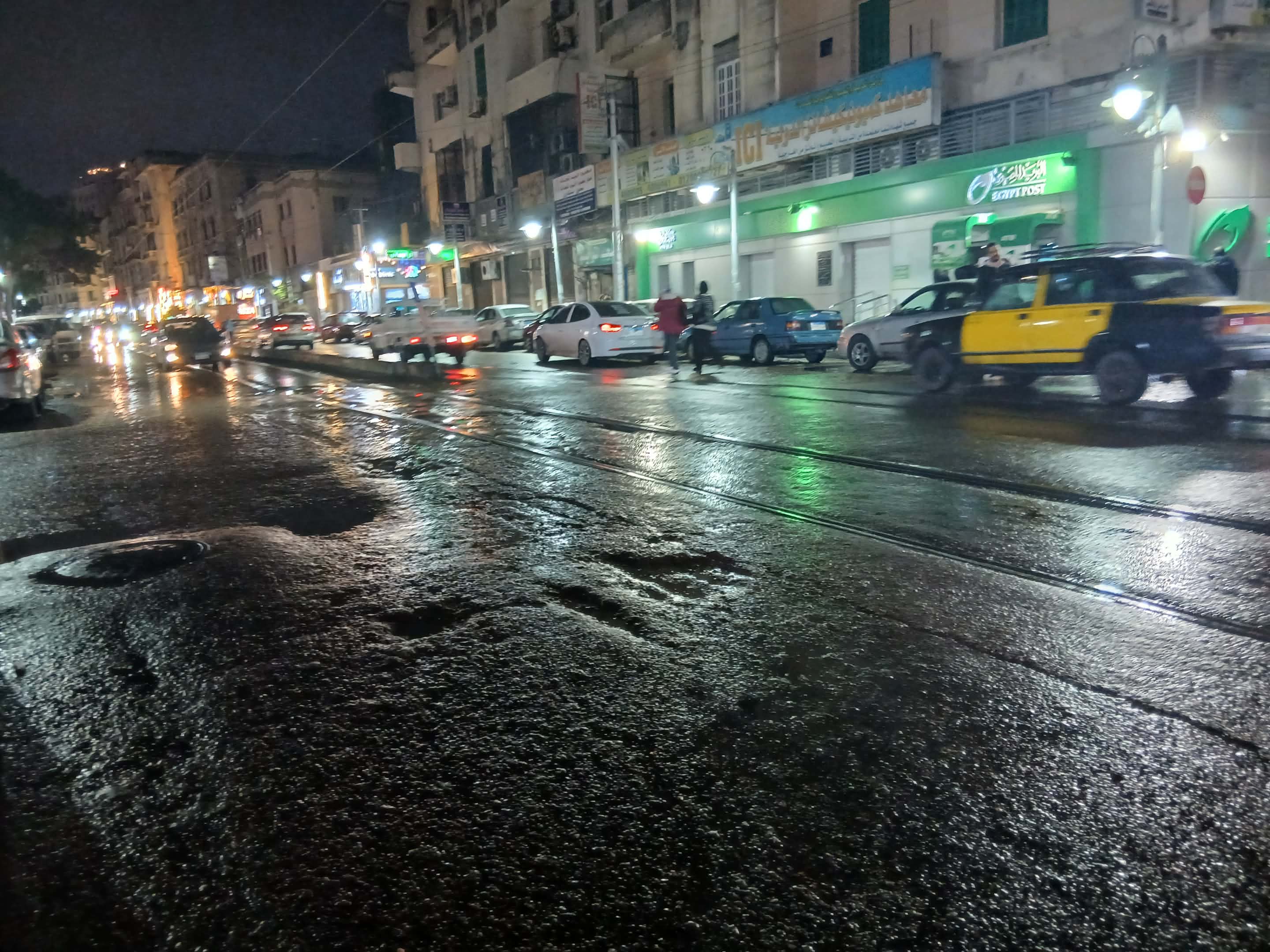 أمطار متقطعة وتقلبات جوية تضرب الإسكندرية مع نوة رأس السنة