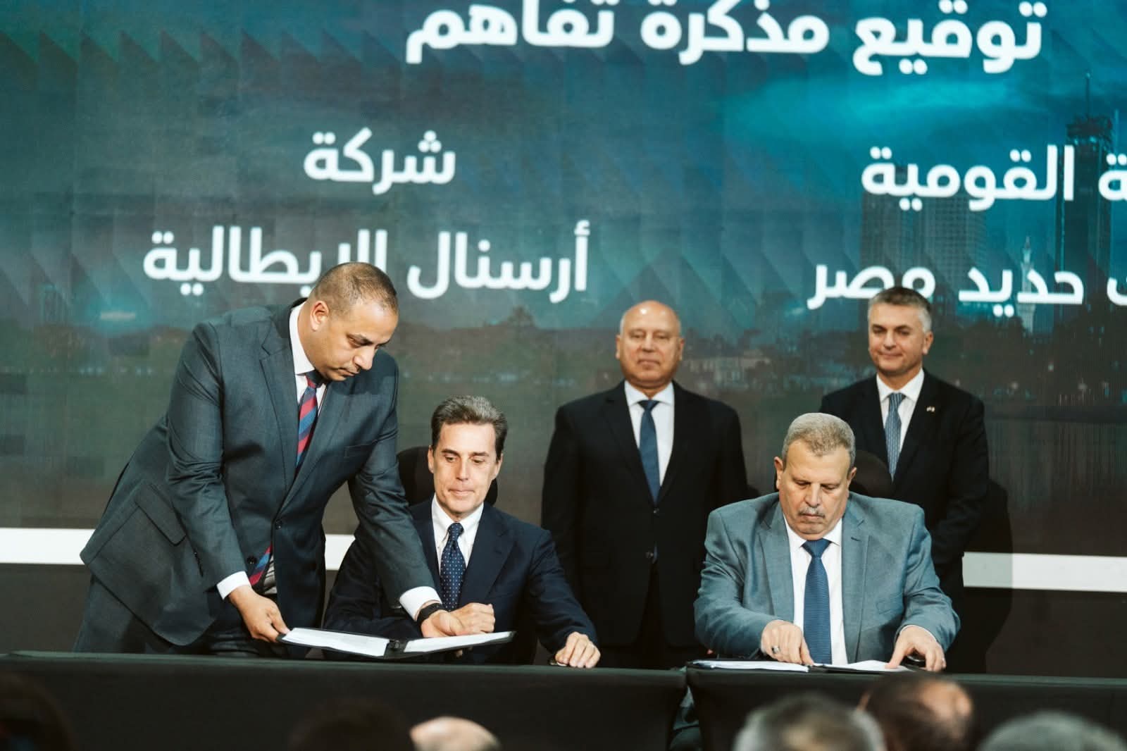 لتشغيل قطار نوم فاخر..مجلس الوزراء يوافق علي تعاقد السكك الحديدية مع شركة أرسنالي الإيطالية 