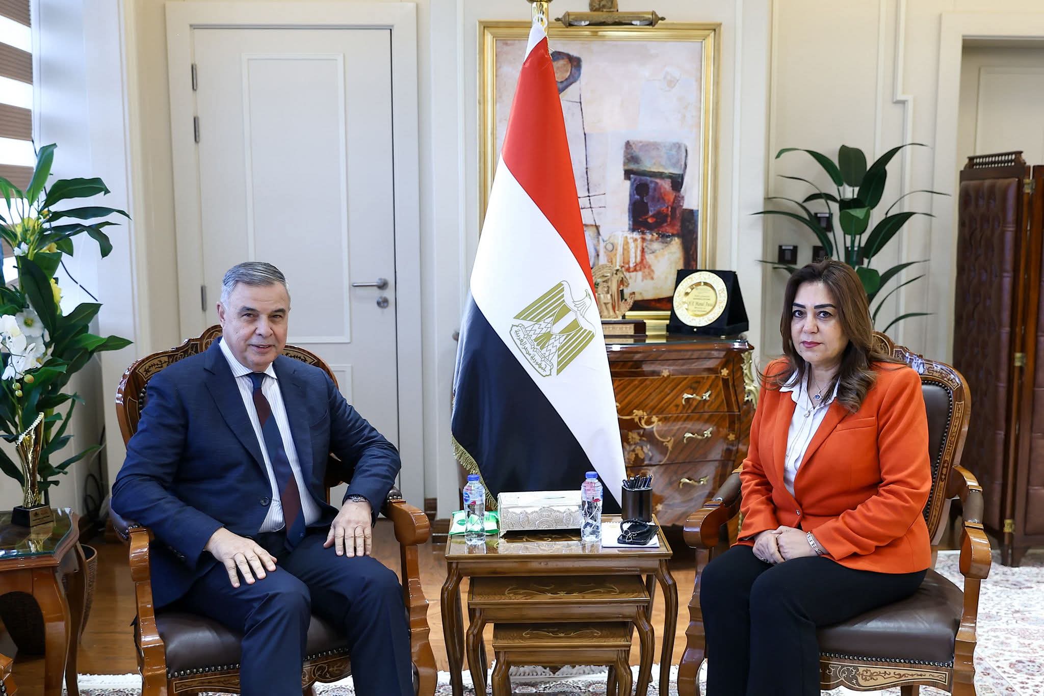 وزيرة التنمية المحلية تبحث مع محافظ الإسكندرية الموقف التنفيذي لمشروعات الخطة الإستثمارية ومنظومة التصالح 
