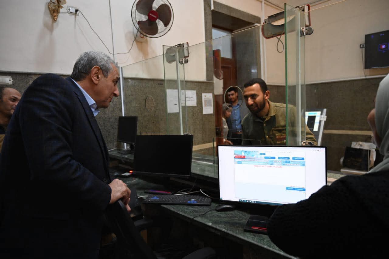 محافظ الغربية على شبابيك المراكز التكنولوجية..طالب بتبسيط الإجراءات فى ملف المصالحات 