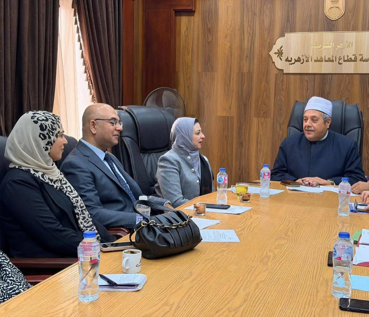 «الصحة» تبحث مع قطاع المعاهد الأزهرية تعزيز صحة الطلاب