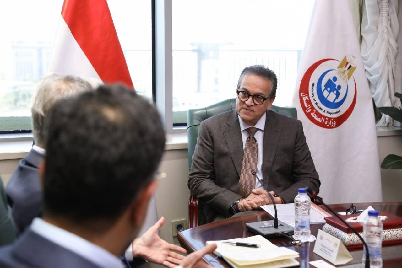 وزير الصحة يبحث مع شركة «فيلبس» توطين صناعة أجهزة الأشعة