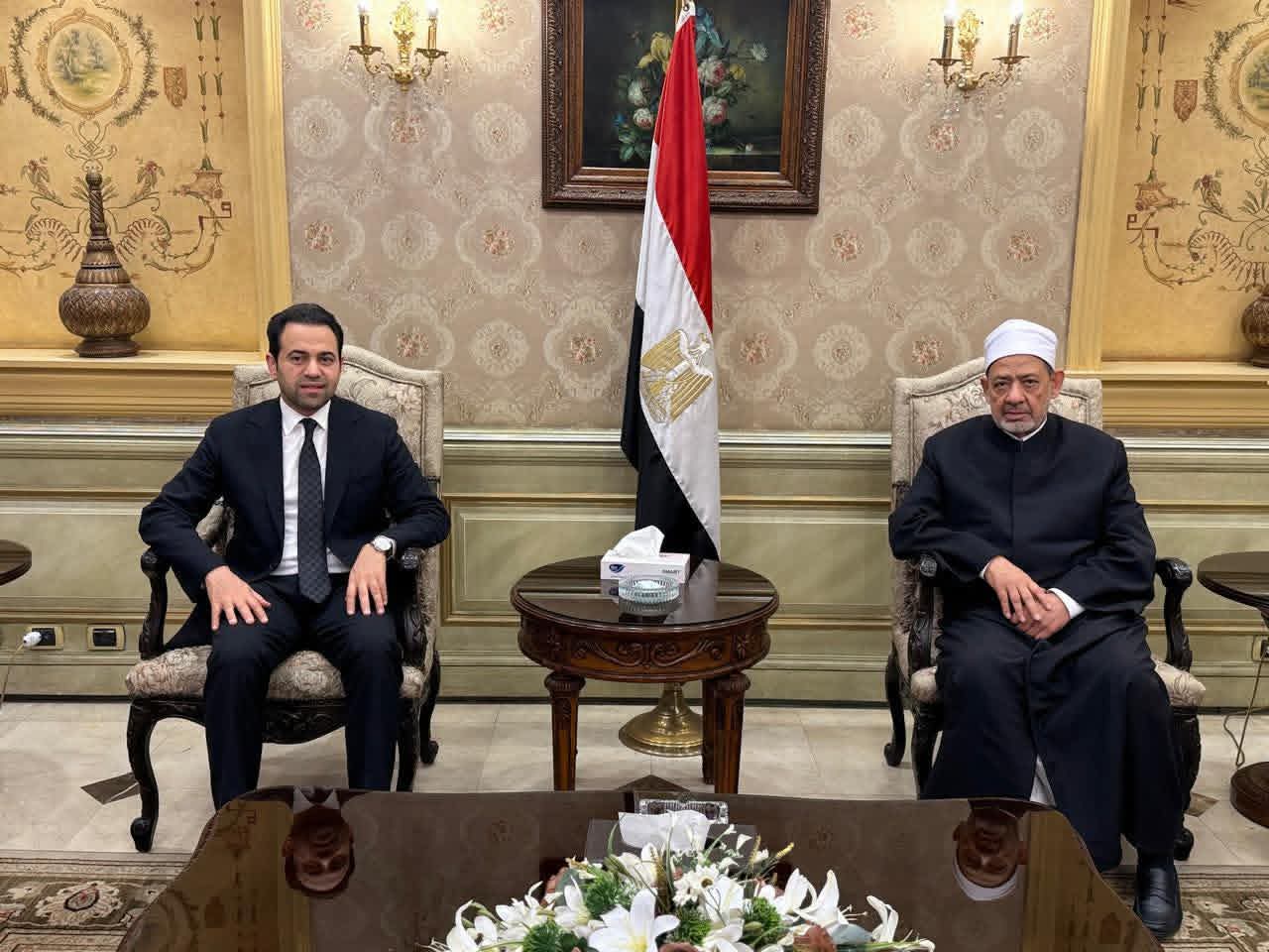 الأمين العام لمجلس حكماء المسلمين يهنئ شيخ الأزهر بمناسبة ذكرى يوم مولده الـ80
