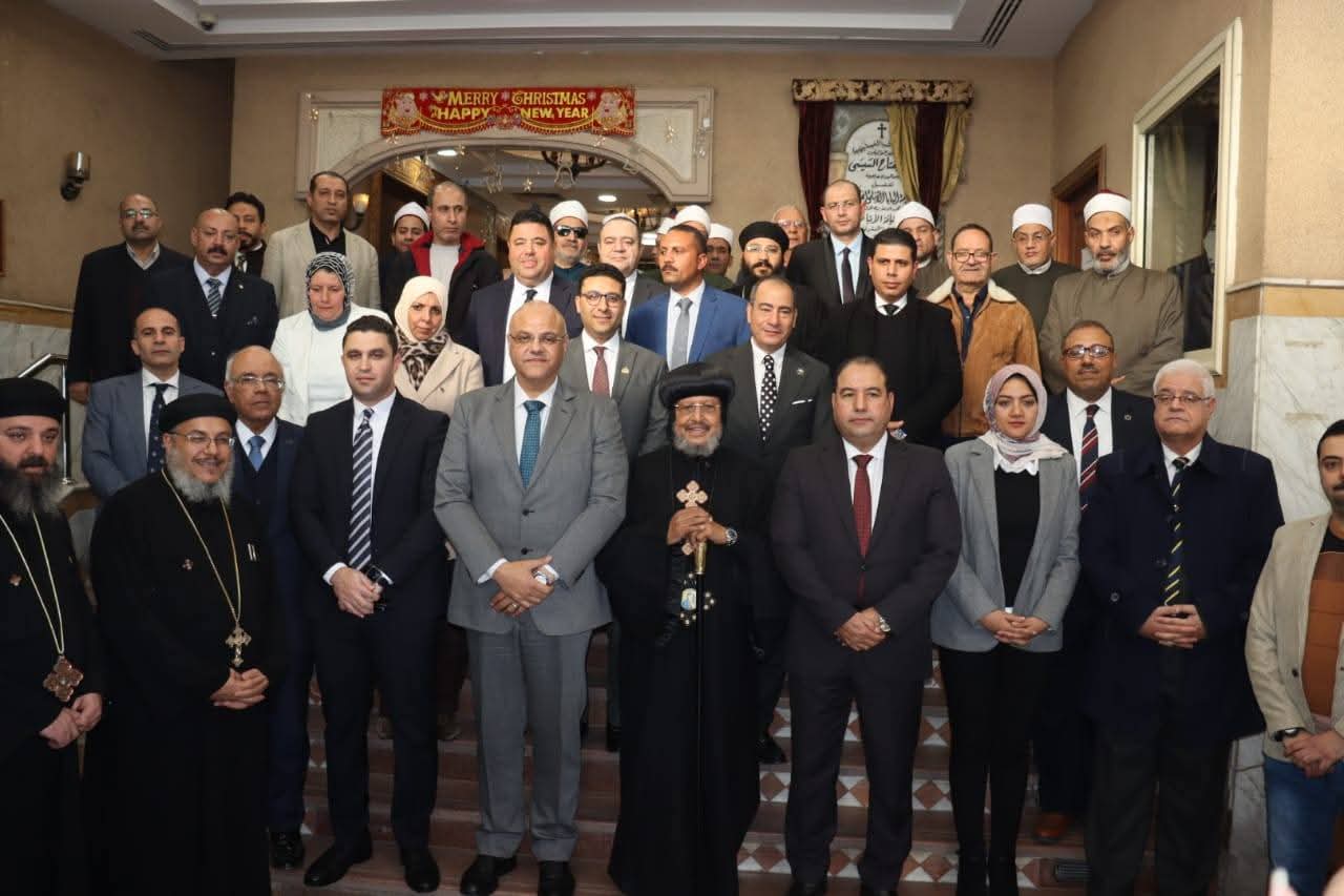 محافظ القليوبية ومدير أمن القليوبية يقدمان التهنئة بعيد الميلاد المجيد بمطرانية شبرا الخيمة 
