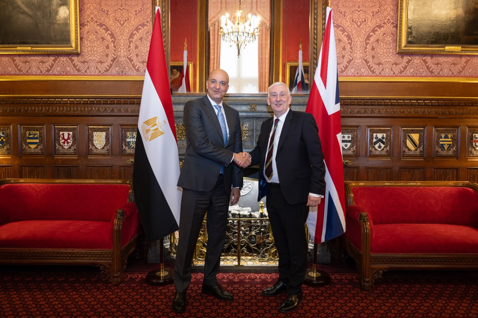 رئيس مجلس العموم البريطانى يبحث مع السفير المصرى تعزيز التعاون الثنائى