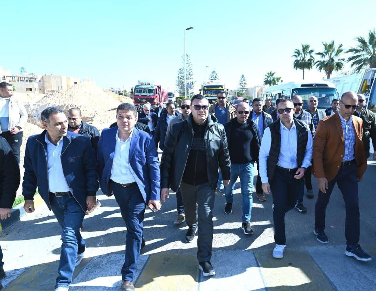 وزير الإسكان يتفقد أعمال التطوير بقرى مارينا ومشروع البوغاز لتوصيل المياه لبحيرة نيو مارينا