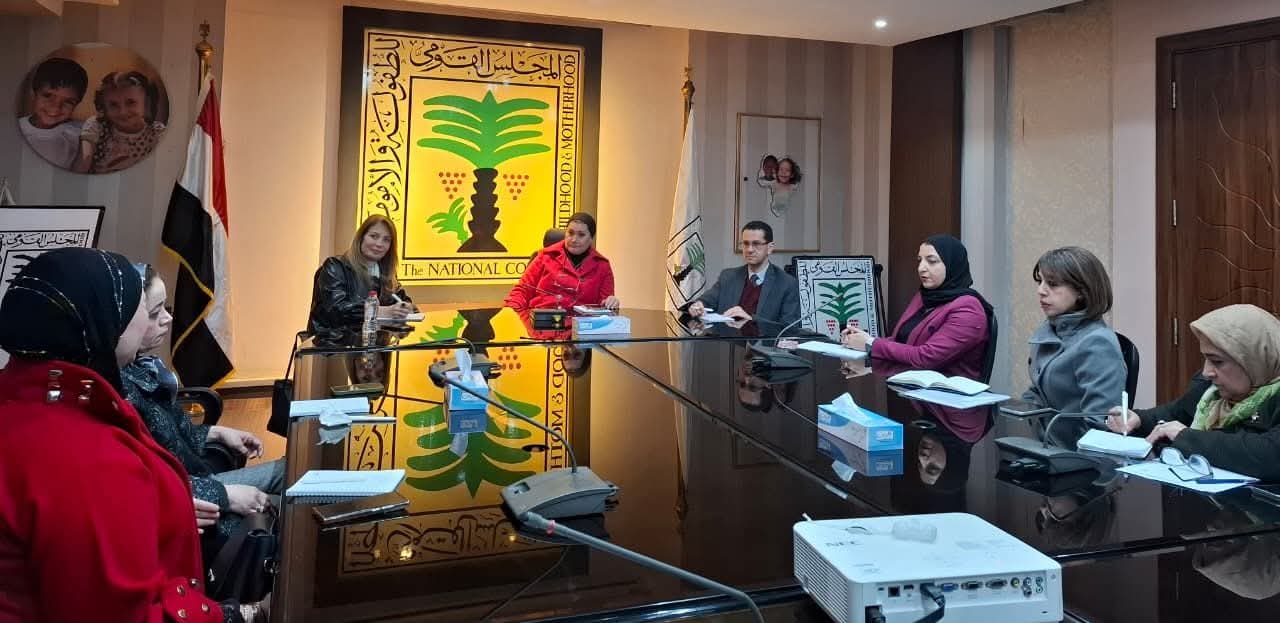 الجنة الدائمة للصحة والسكان تناقش تطوير «وحدة الطفل الآمن»
