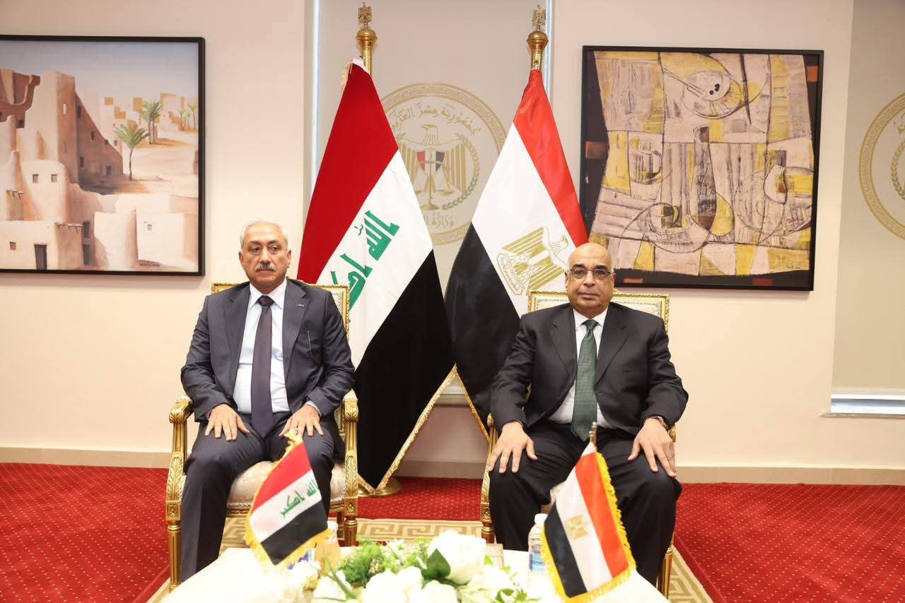 وزير العدل يبحث مع وفد عراقى الاستفادة من أنظمة التفتيش القضائى والحوكمة القضائية