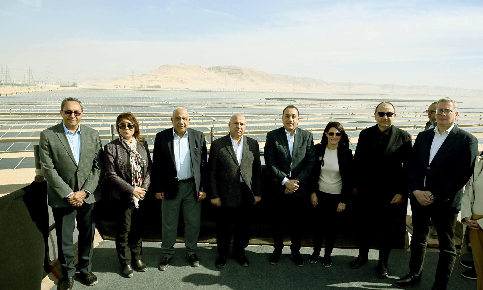 رئيس الوزراء يفتتح المرحلة الأولى من «أوبيليسك» للطاقة الشمسية بنجع حمادي باستثمارات أجنبية 600 مليون دولار