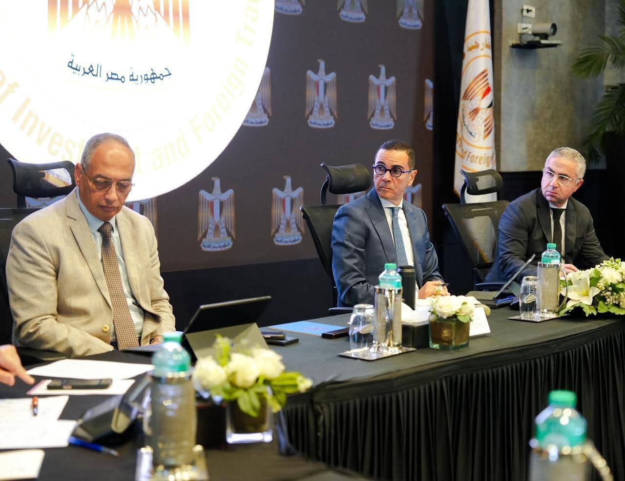 وزير الإستثمار  يبحث مع أعضاء إتحاد المستثمرين سبل حماية الصناعة الوطنية 