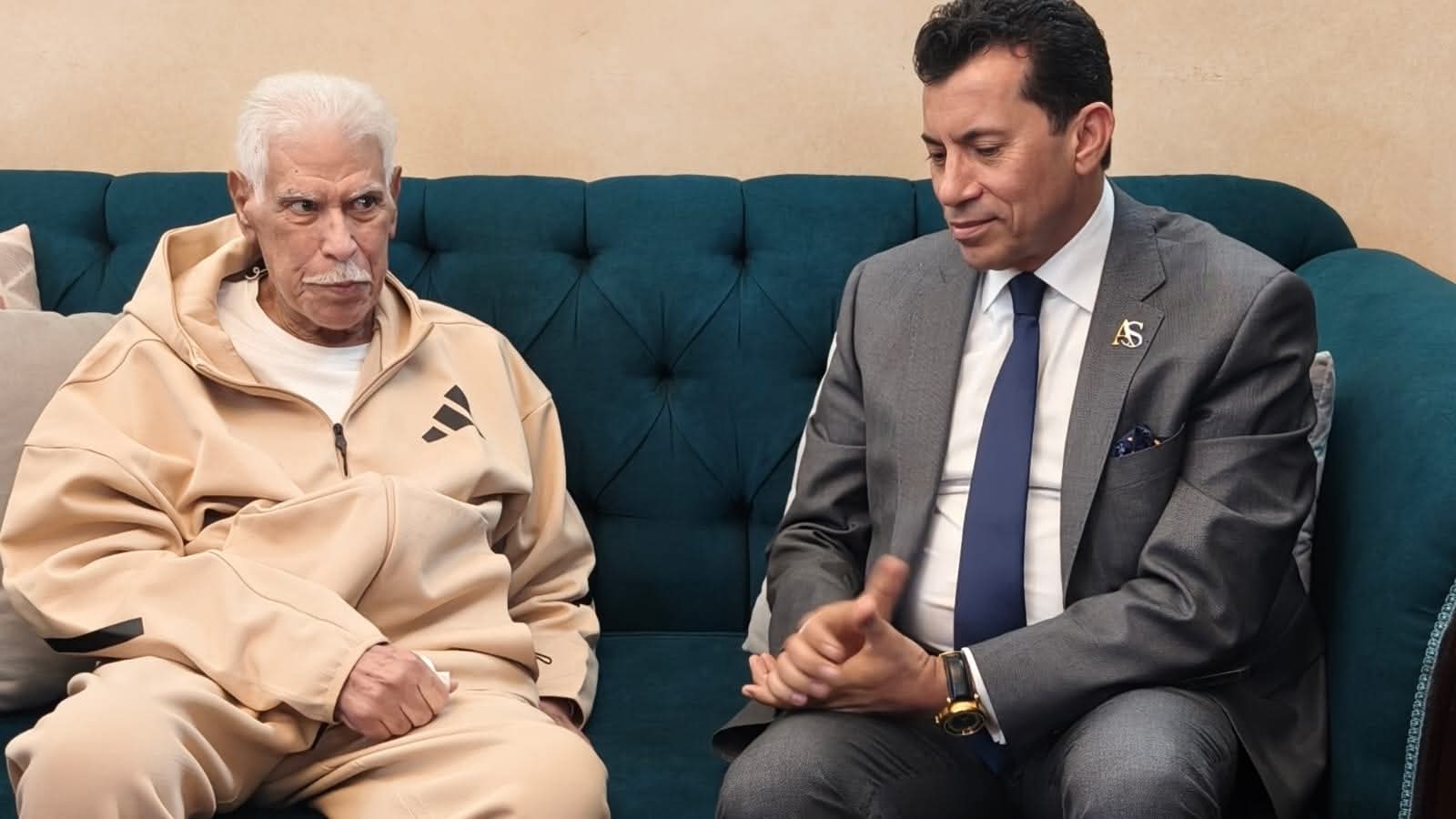 وزير الشباب والرياضة : الكابتن حسن شحاتة قدم إنجازات تاريخية للكرة المصرية