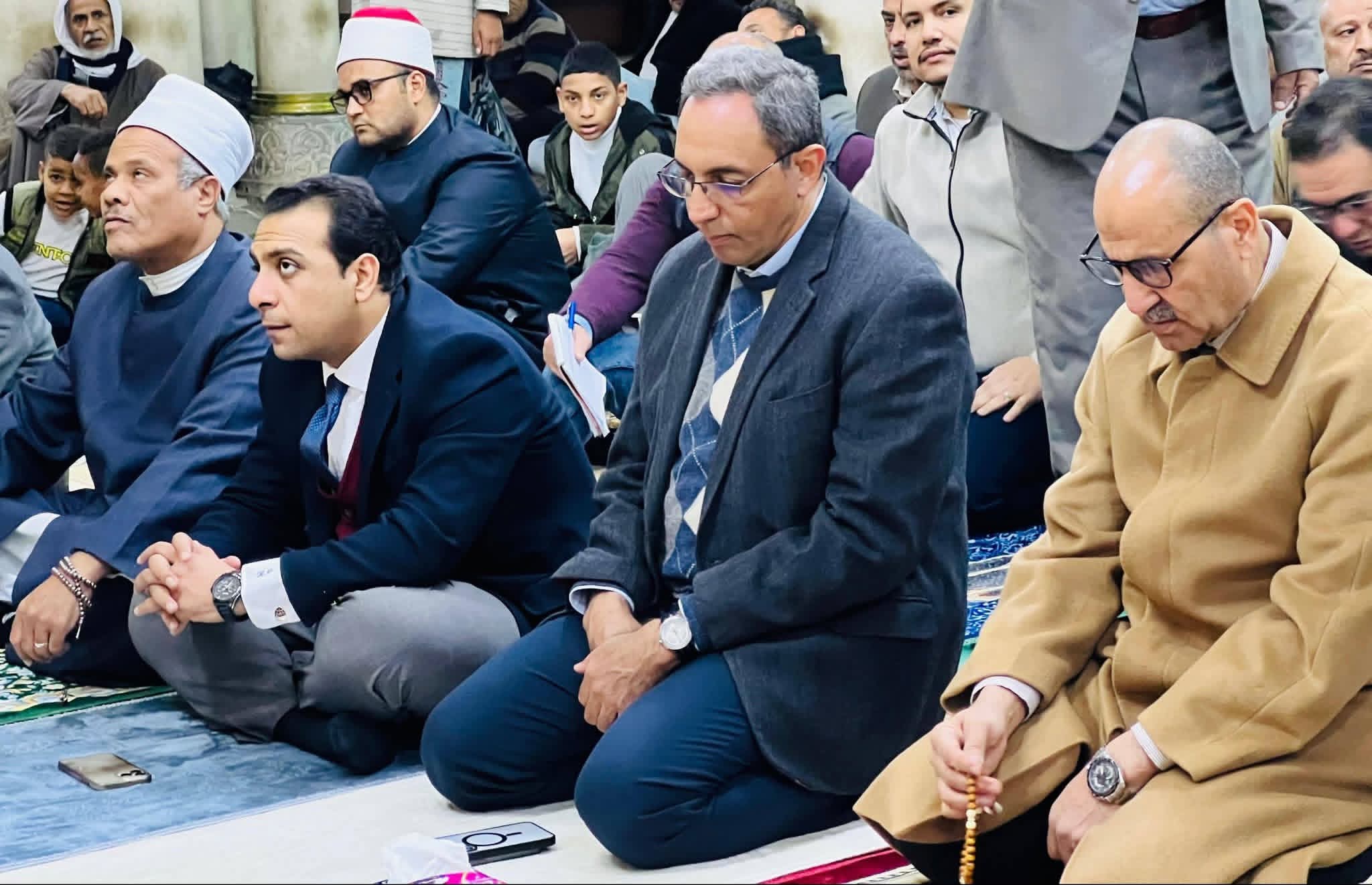 محافظ قنا يشهد احتفالية "الإسراء والمعراج" بمسجد سيدي عبد الرحيم القنائي