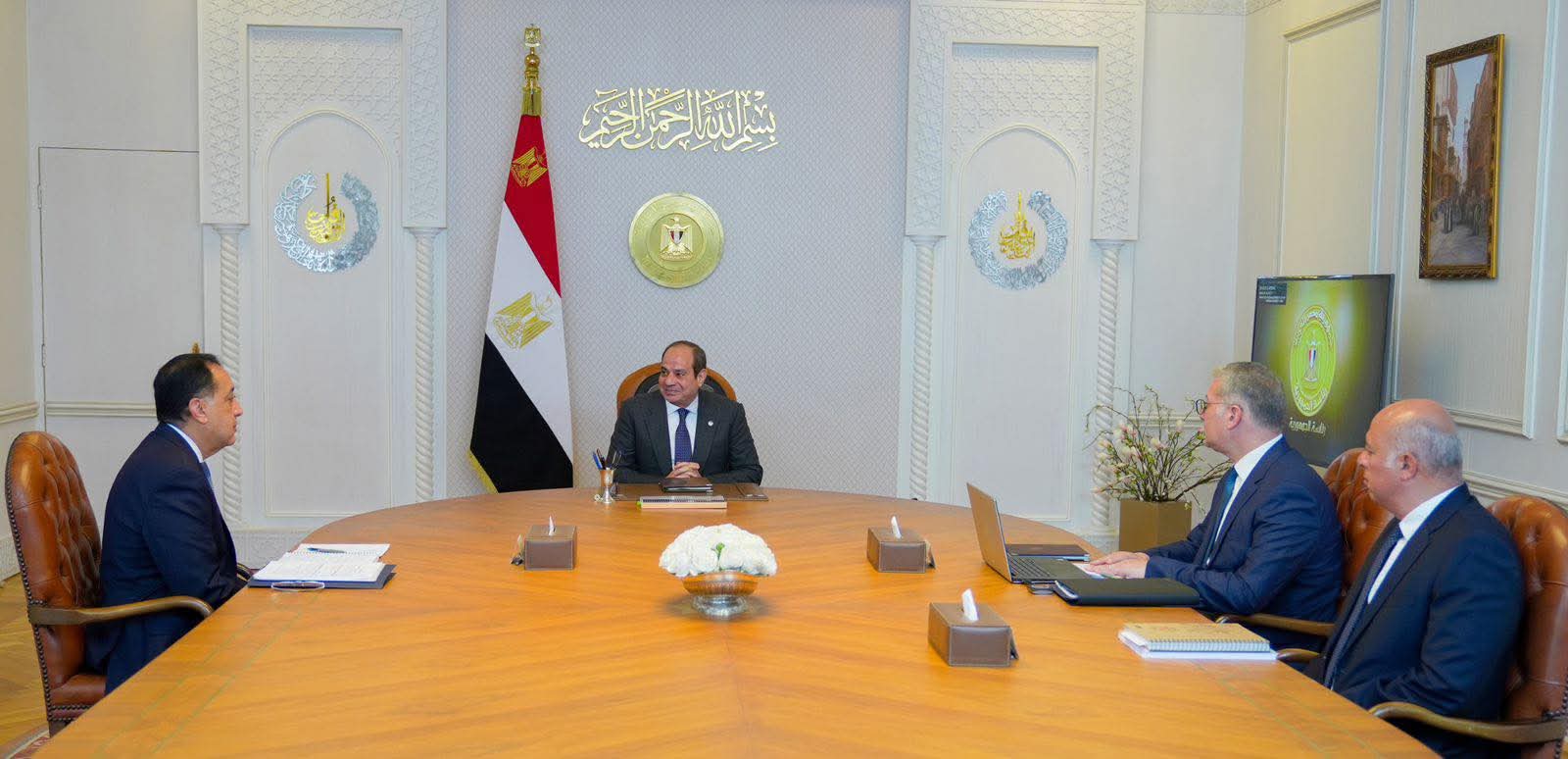 الرئيس السيسى يوجه بضرورة مواصلة الالتزام بسداد مستحقات شركات البترول والغاز لزيادة الإنتاج المحلى