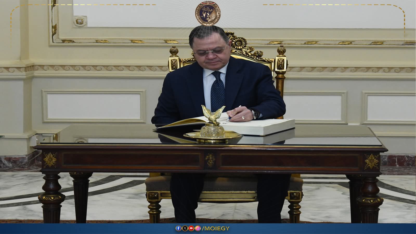 وزير الداخلية.. للرئيس: نمضى فى تأمين مكتسبات مصرنا الغالية.. وتدعيم ركائز إستقرارها