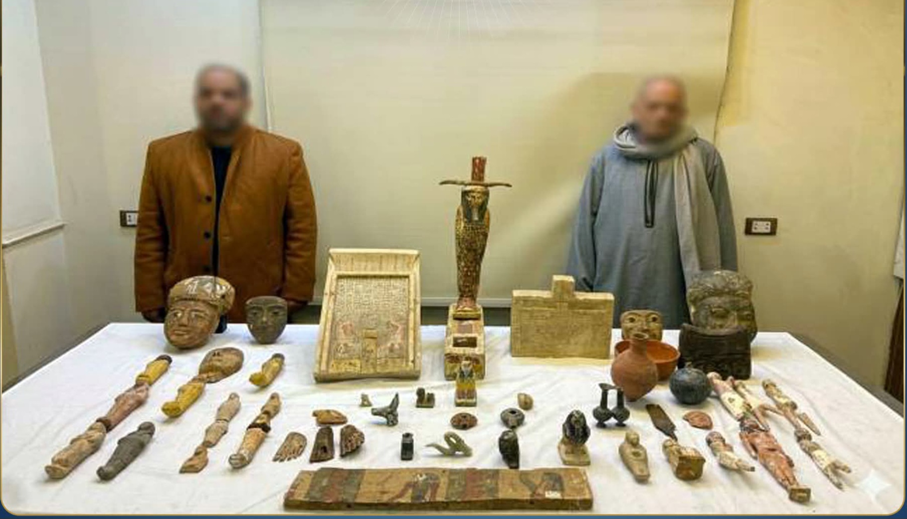 ضبط 53 قطعة أثرية بحوزة شخصين في المنيا