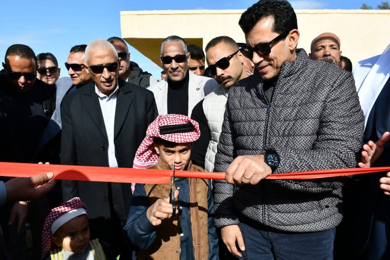 وزير الشباب ومحافظ شمال سيناء يفتتحان أعمال تطوير المبني الإداري والملعب الخماسي بمركز شباب أبو طويلة